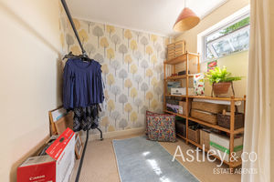 Bedroom- click for photo gallery